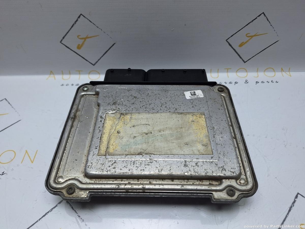 Calculator ECU VOLKSWAGEN GOLF V Variant (1K5) [ 2007 - 2009 ] TDI (BLS, BXE) 77KW|105HP BOSCH 0281014061 OEM 03G906021PM