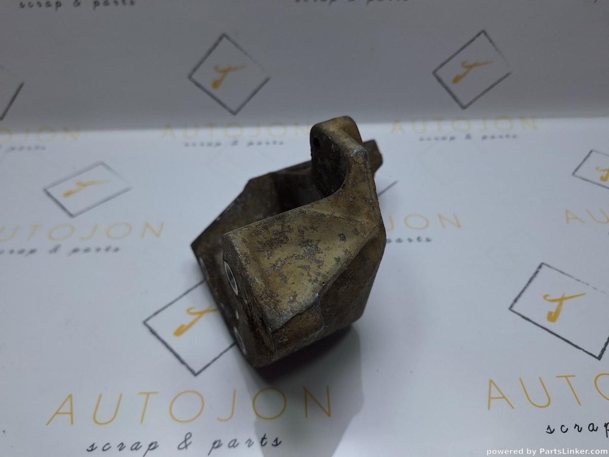 Suport pompa servodirectie VOLKSWAGEN GOLF III (1H1) [ 1991 - 1998 ] 1.8 (AAM) 55KW|75HP OEM 028145523B / 028 145 523 B