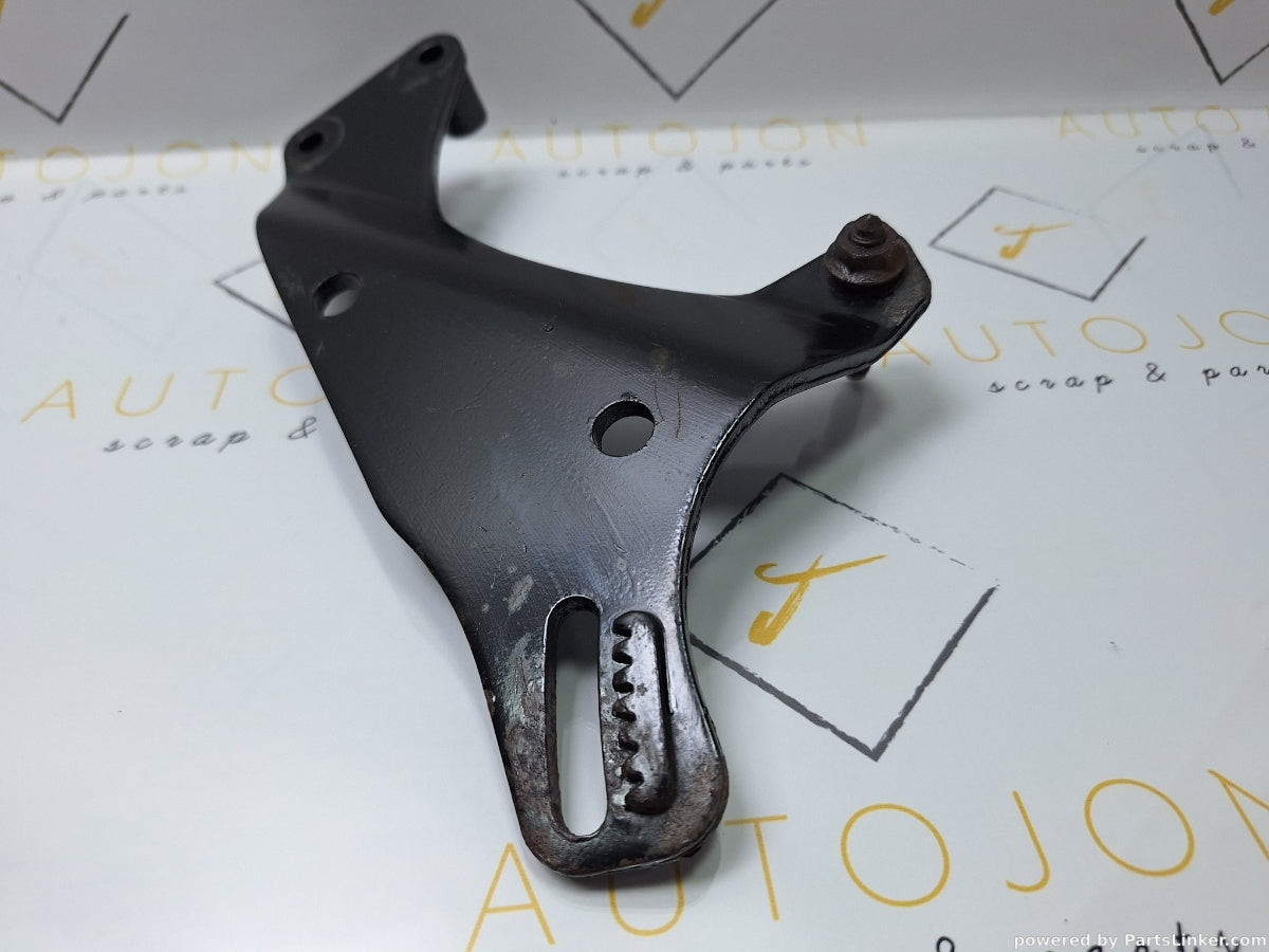 Suport alternator VOLKSWAGEN GOLF III (1H1) [ 1991 - 1998 ] 1.8 (AAM) 55KW|75HP 037145544B