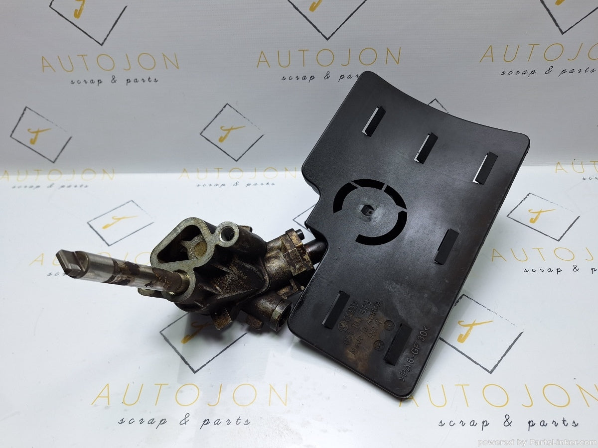 Pompa de ulei VOLKSWAGEN GOLF III (1H1) [ 1991 - 1998 ] 1.8 (AAM) 55KW|75HP 051103623 026115153A