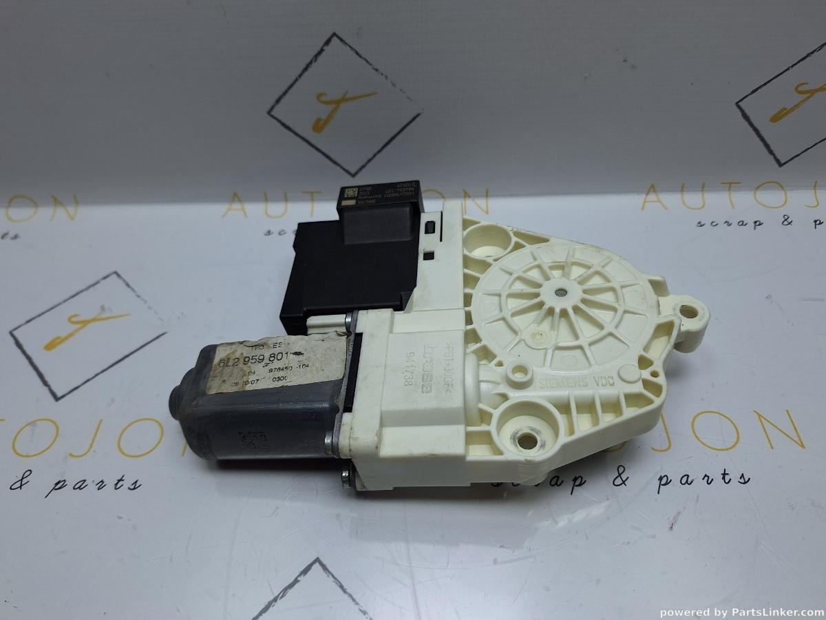 Motoras macara geam dreapta fata SEAT IBIZA IV (6L1) [ 2002 - 2009 ] 1.2 (BBM) 44KW|60HP OEM 6L2959801