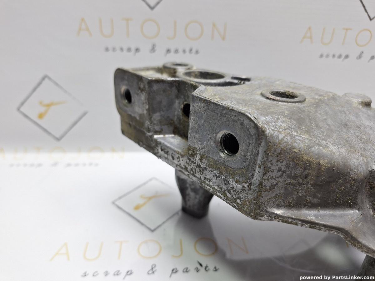 Suport motor VOLKSWAGEN GOLF IV (1J1) [ 1997 - 2007 ] 1.6 (AEH, AKL, APF) 74KW|100HP OEM 038199207J