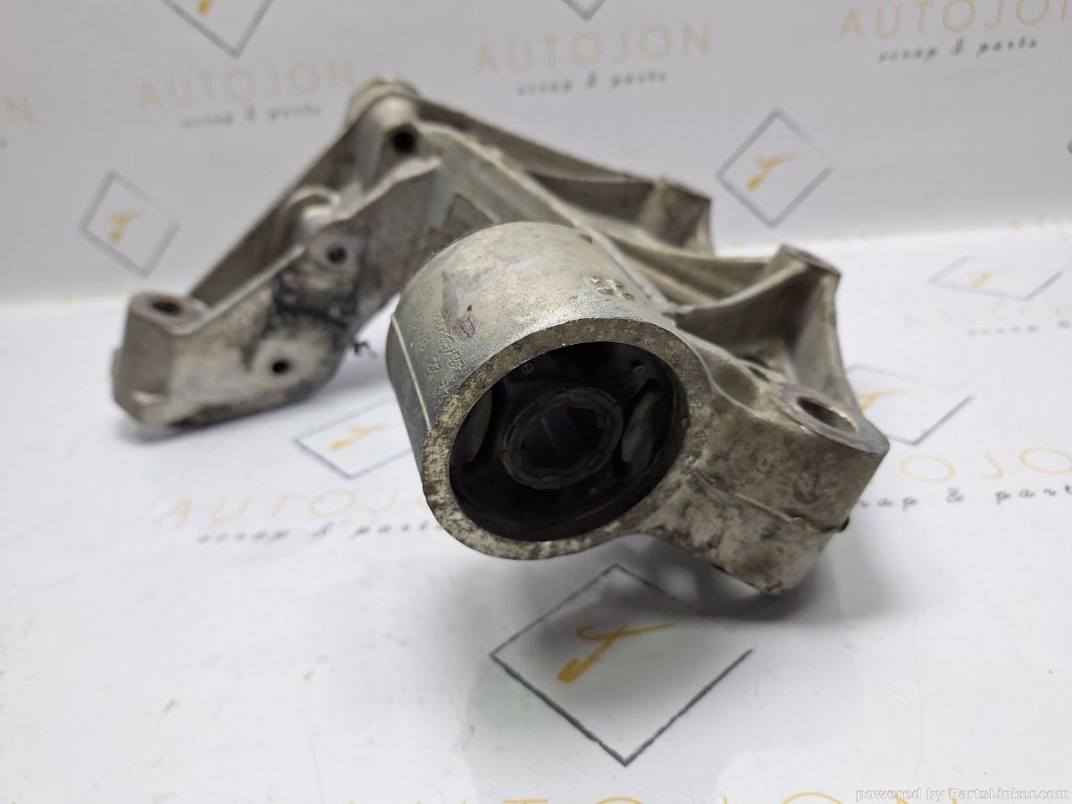 Suport brat trapez  Dreapta SEAT IBIZA IV (6L1) [ 2002 - 2009 ] 1.2 (BBM) 44KW|60HP OEM 6Q0199294D