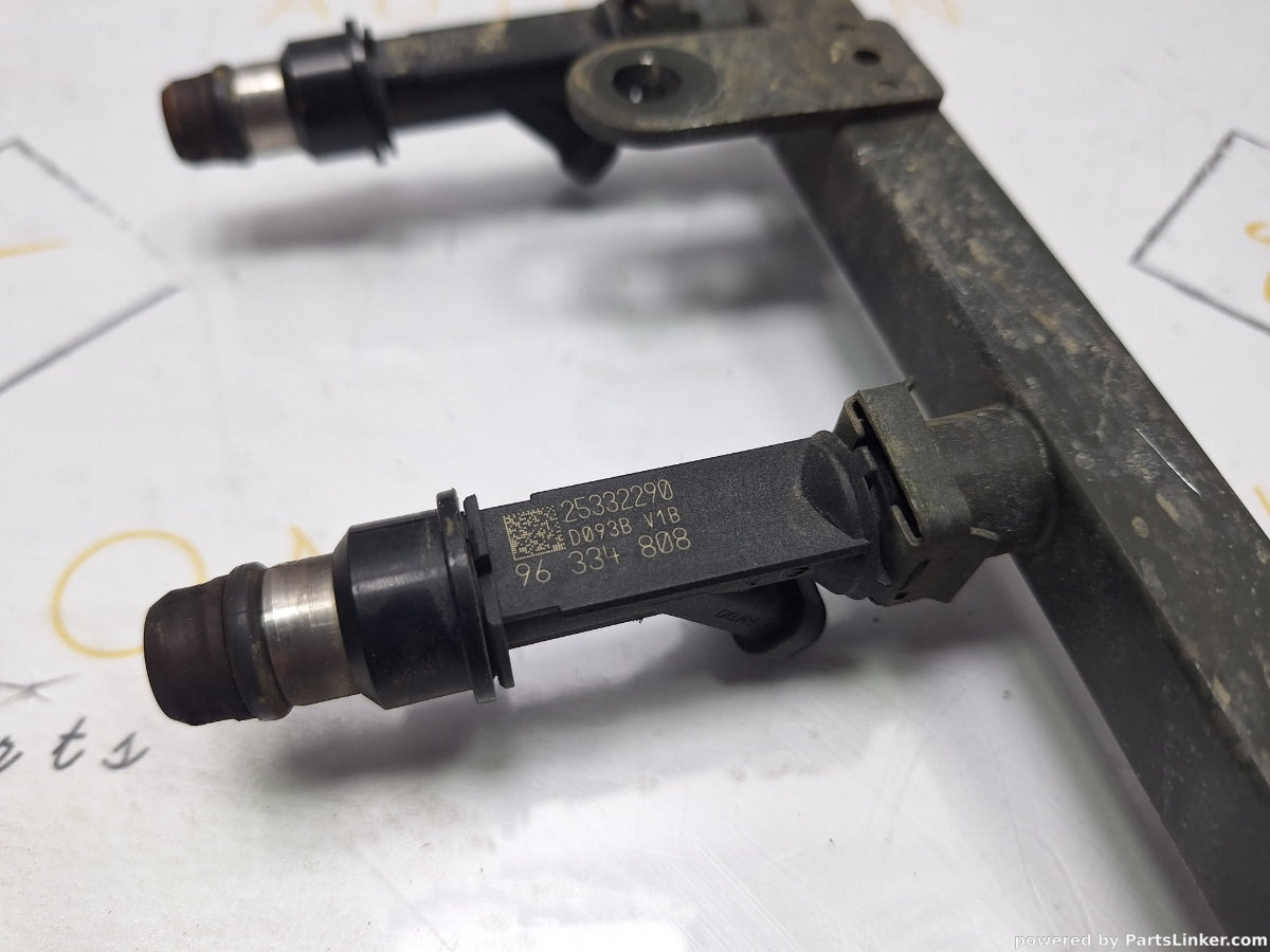 Rampa cu injectoare CHEVROLET KALOS [ 2005 - NOW ] 1.4 (LX5(85CUL4)) 61KW|83HP 96334808