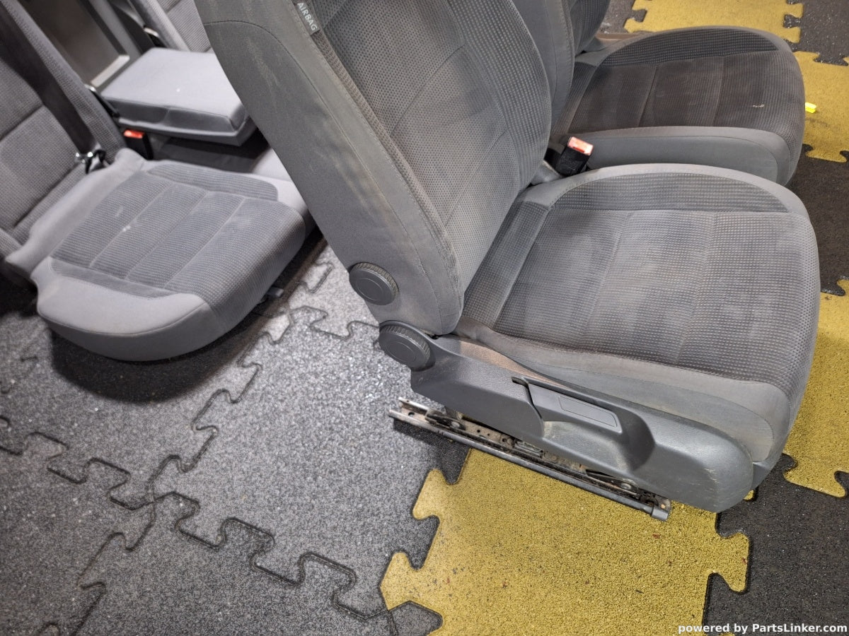 Scaune și banchete  VOLKSWAGEN GOLF V Variant (1K5) [ 2007 - 2009 ] TDI (BLS, BXE) 77KW|105HP