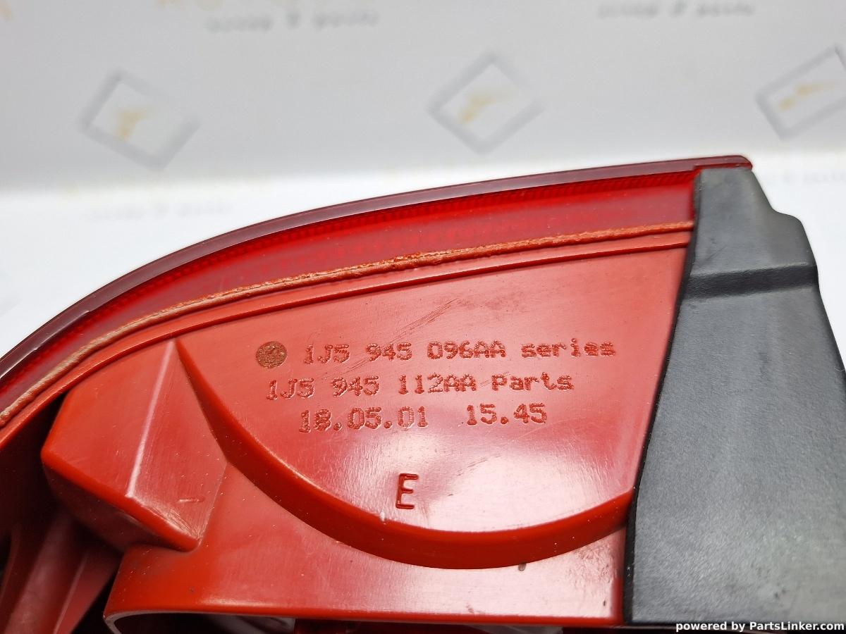 Stop Dreapta VOLKSWAGEN BORA (1J2) [ 1998 - 2013 ] TDI (AGR, ALH) 66KW|90HP OEM 1J5945096AA