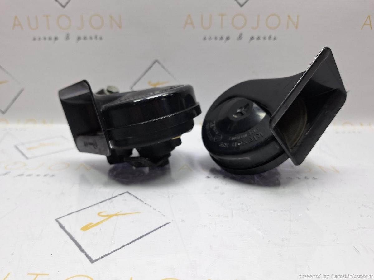 Set claxoane VOLKSWAGEN BORA (1J2) [ 1998 - 2013 ] TDI (AGR, ALH) 66KW|90HP OEM 3B0951221 / 3B0951223