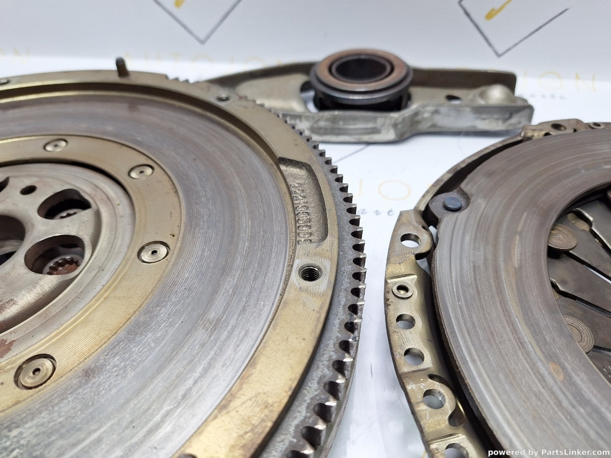 Kit ambreiaj placa volanta si rulment VOLKSWAGEN BORA (1J2) [ 1998 - 2013 ] TDI (AGR, ALH) 66KW|90HP 038105266B