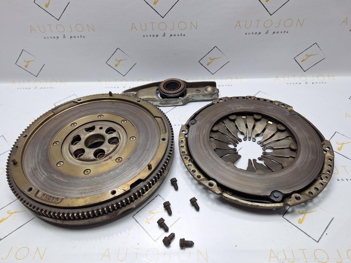 Kit ambreiaj placa volanta si rulment VOLKSWAGEN BORA (1J2) [ 1998 - 2013 ] TDI (AGR, ALH) 66KW|90HP OEM 038105266B