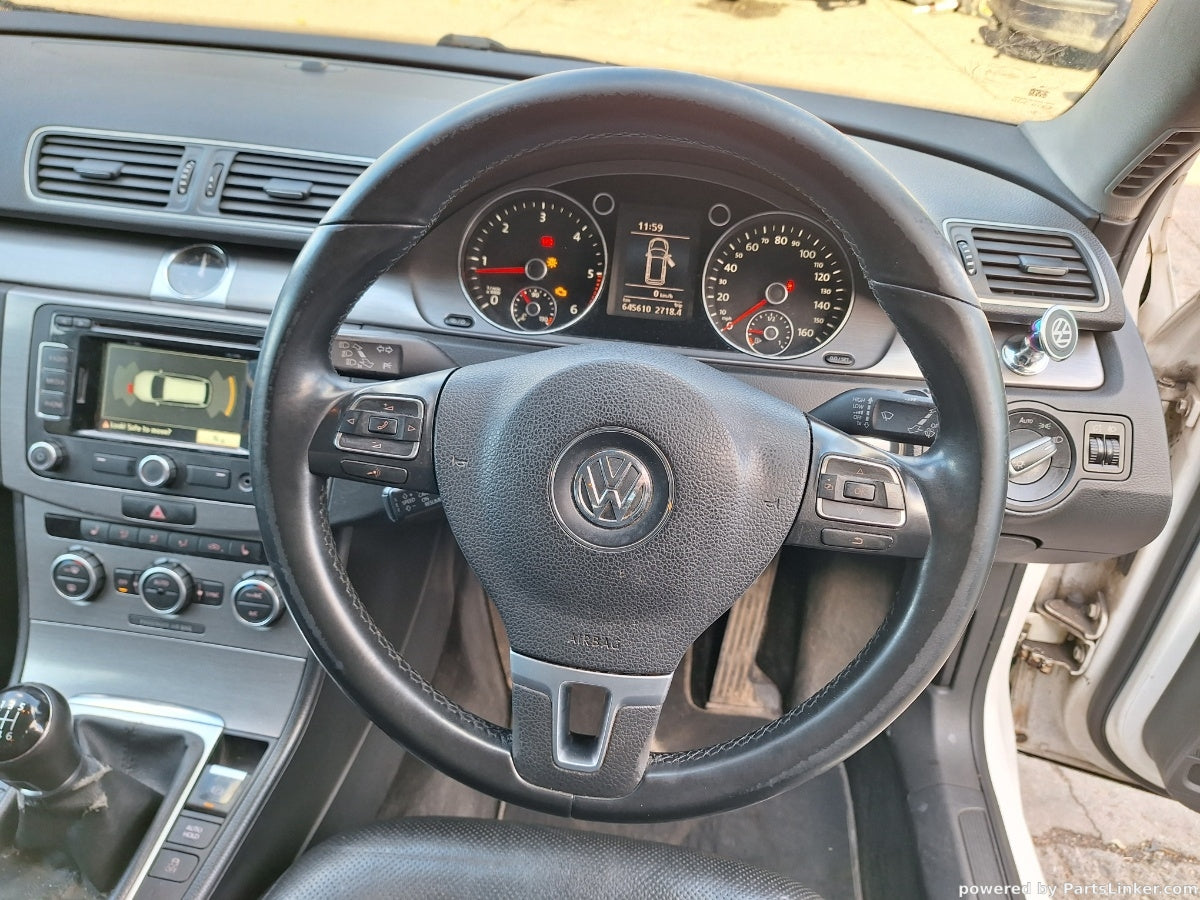 Volan de piele cu comenzi si airbag VOLKSWAGEN PASSAT (365) [ 2010 - 2014 ] 1.6 TDi BlueMotion (CAYC) 77KW|105HP 3C8419091BE / 3C8880201AH