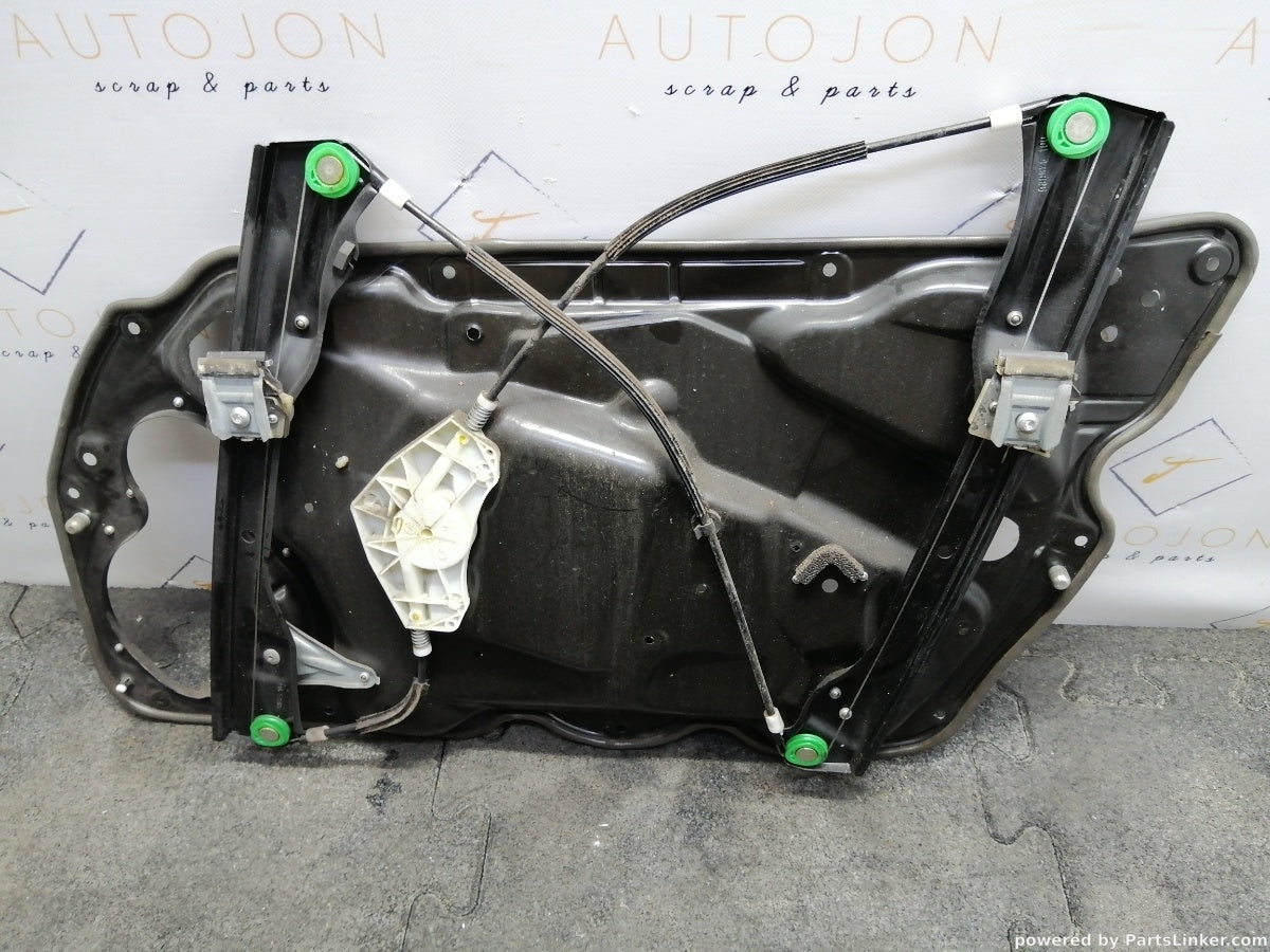 Macara geam electric stanga fata VOLKSWAGEN PASSAT (365) [ 2010 - 2014 ] 1.6 TDi BlueMotion (CAYC) 77KW|105HP 3AA837755