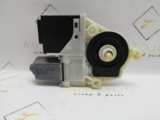 Motoras macara geam stanga spate VOLKSWAGEN PASSAT (365) [ 2010 - 2014 ] 1.6 TDi BlueMotion (CAYC) 77KW|105HP 3AA959795 / 3AA959703A