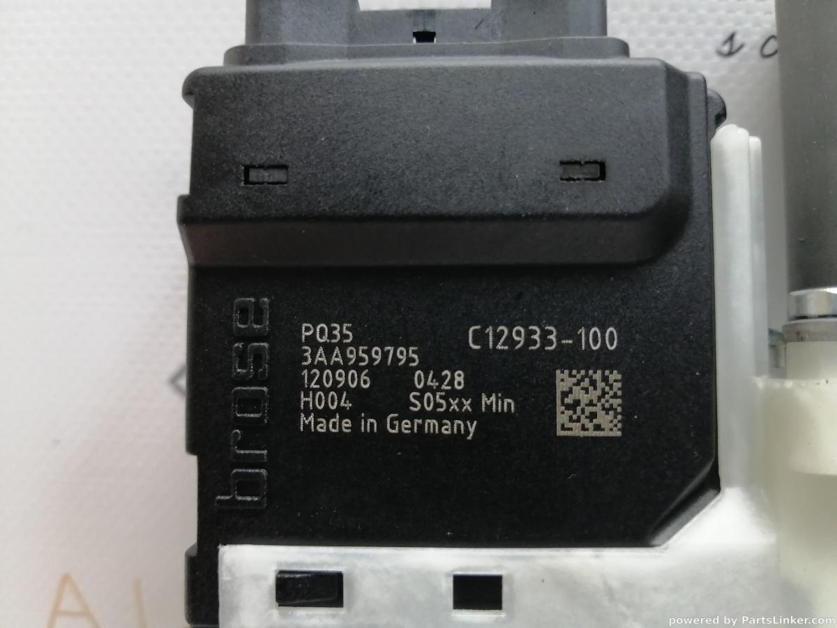 Motoras macara geam stanga spate VOLKSWAGEN PASSAT (365) [ 2010 - 2014 ] 1.6 TDi BlueMotion (CAYC) 77KW|105HP OEM 3AA959795 / 3AA959703A