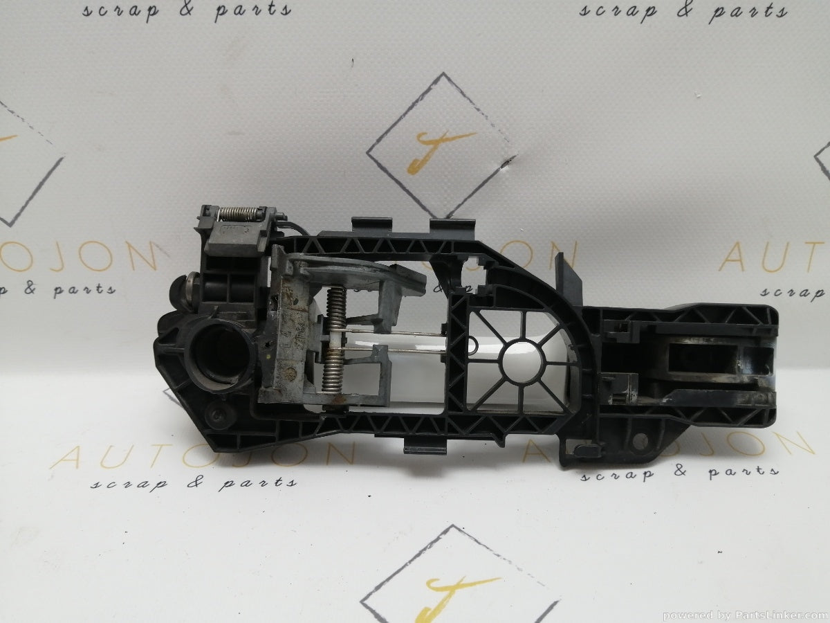 Maner usa stanga spate VOLKSWAGEN PASSAT (365) [ 2010 - 2014 ] 1.6 TDi BlueMotion (CAYC) 77KW|105HP 3C0837885J