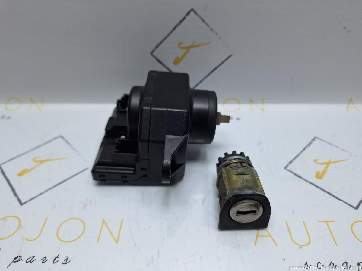Contact cu cheie si butuc usa AUDI A6 III Avant (4F5, C6) [ 2005 - 2011 ] TDI (BLB, BRE) 103KW|140HP OEM 4F0909131D