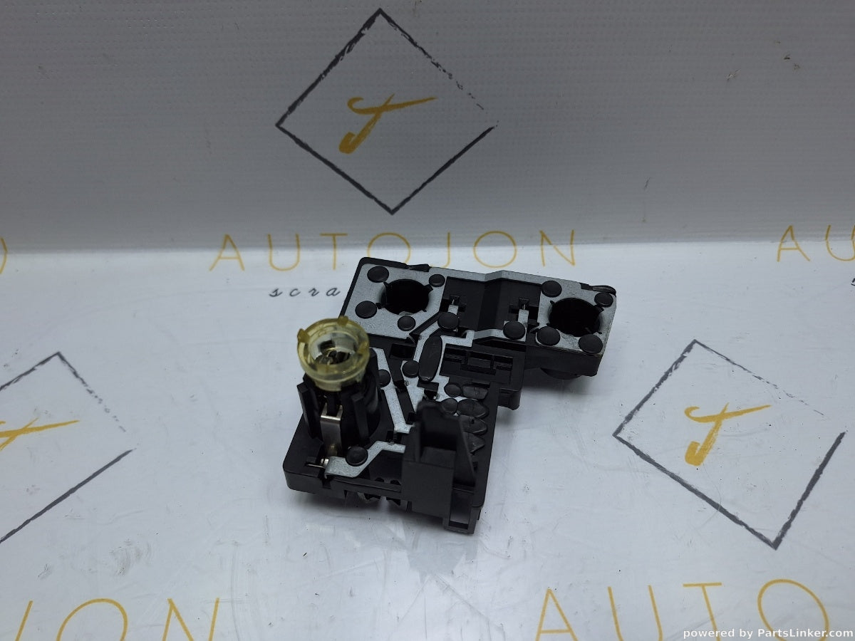 Soclu stop haion Dreapta AUDI A6 III Avant (4F5, C6) [ 2005 - 2011 ] TDI (BLB, BRE) 103KW|140HP 89036929