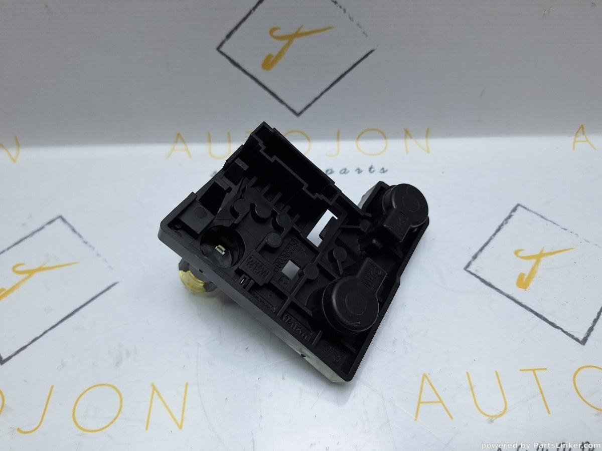 Soclu stop haion Dreapta AUDI A6 III Avant (4F5, C6) [ 2005 - 2011 ] TDI (BLB, BRE) 103KW|140HP 89036929