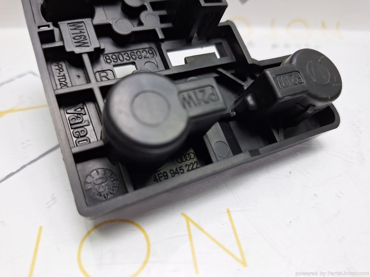 Soclu stop haion Dreapta AUDI A6 III Avant (4F5, C6) [ 2005 - 2011 ] TDI (BLB, BRE) 103KW|140HP 89036929