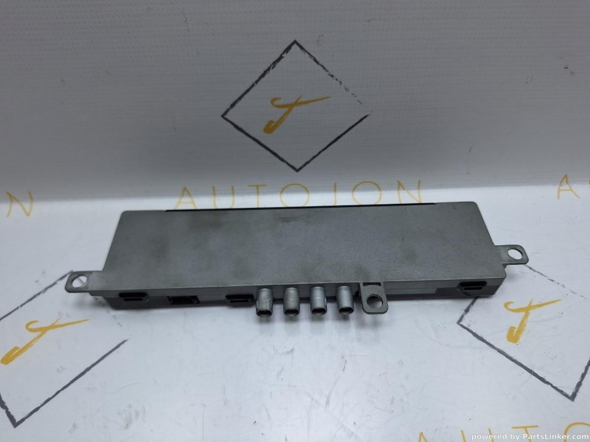 Amplificator antena AUDI A6 III Avant (4F5, C6) [ 2005 - 2011 ] TDI (BLB, BRE) 103KW|140HP OEM 4F9035225D