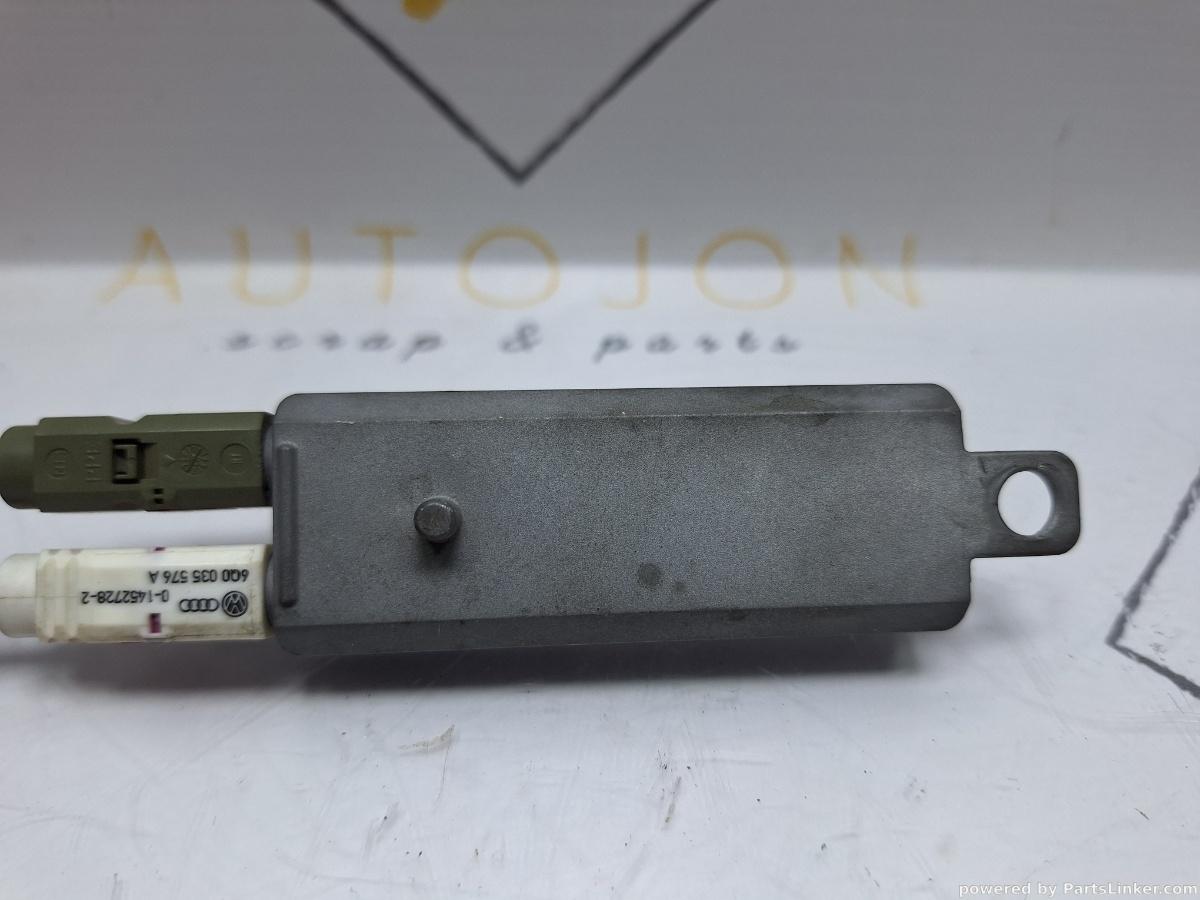 Amplificator antena AUDI A6 III Avant (4F5, C6) [ 2005 - 2011 ] TDI (BLB, BRE) 103KW|140HP OEM 4F9035225A
