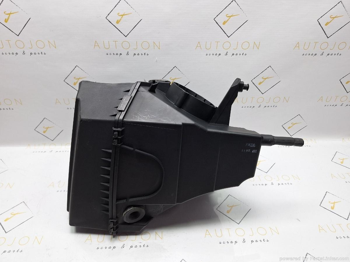 Carcasa filtru aer AUDI A6 III Avant (4F5, C6) [ 2005 - 2011 ] TDI (BLB, BRE) 103KW|140HP OEM 4F0133835H