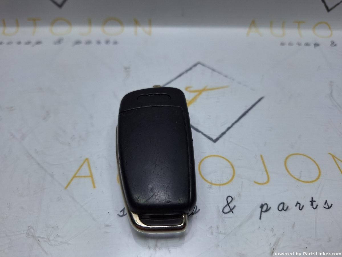 Telecomanda cheie AUDI A6 III Avant (4F5, C6) [ 2005 - 2011 ] TDI (BLB, BRE) 103KW|140HP OEM 4F0837220D