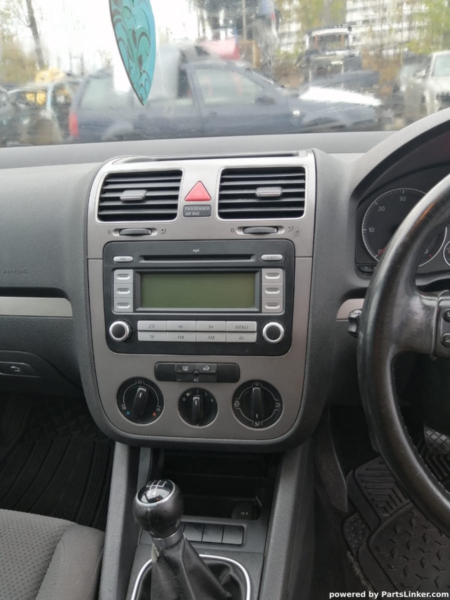 MP3 player RCD300 VOLKSWAGEN GOLF V (1K1) [ 2003 - 2009 ] TDI (BKC, BLS, BXE) 77KW|105HP