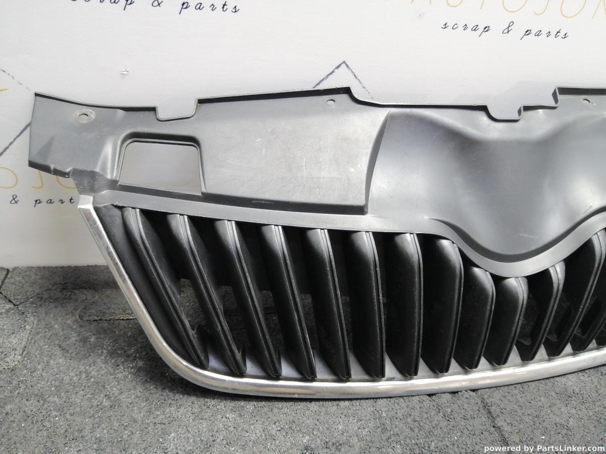 Grila bara fata SKODA ROOMSTER (5J) [ 2006 - 2015 ] TDI (CAYC) 77KW|105HP OEM 5J0853668C
