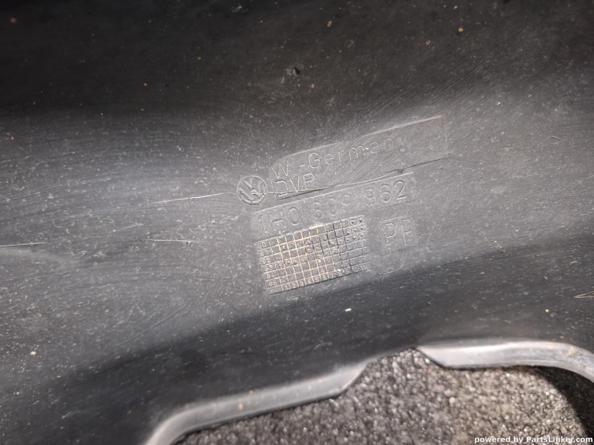 Carenaj roata dreapta fata VOLKSWAGEN GOLF III (1H1) [ 1991 - 1998 ] 1.6 (ABU, AEA, AEE) 55KW|75HP OEM 1H0809962
