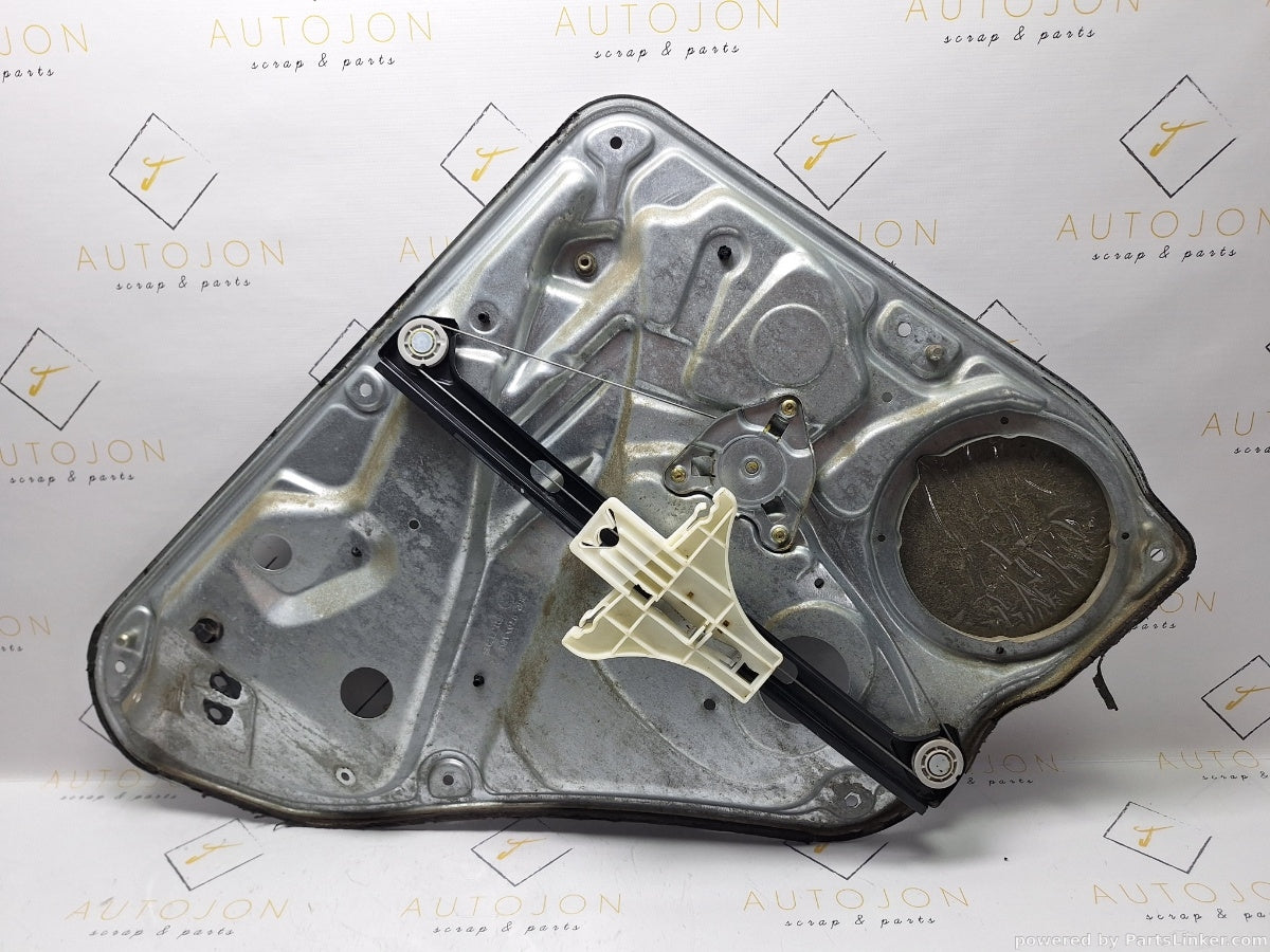 Macara geam dreapta spate VOLKSWAGEN PASSAT (3B2) [ 1996 - 2001 ] 1.6 (ADP, AHL, ANA, ARM) 74KW|101HP 119100-100 3B5839752A
