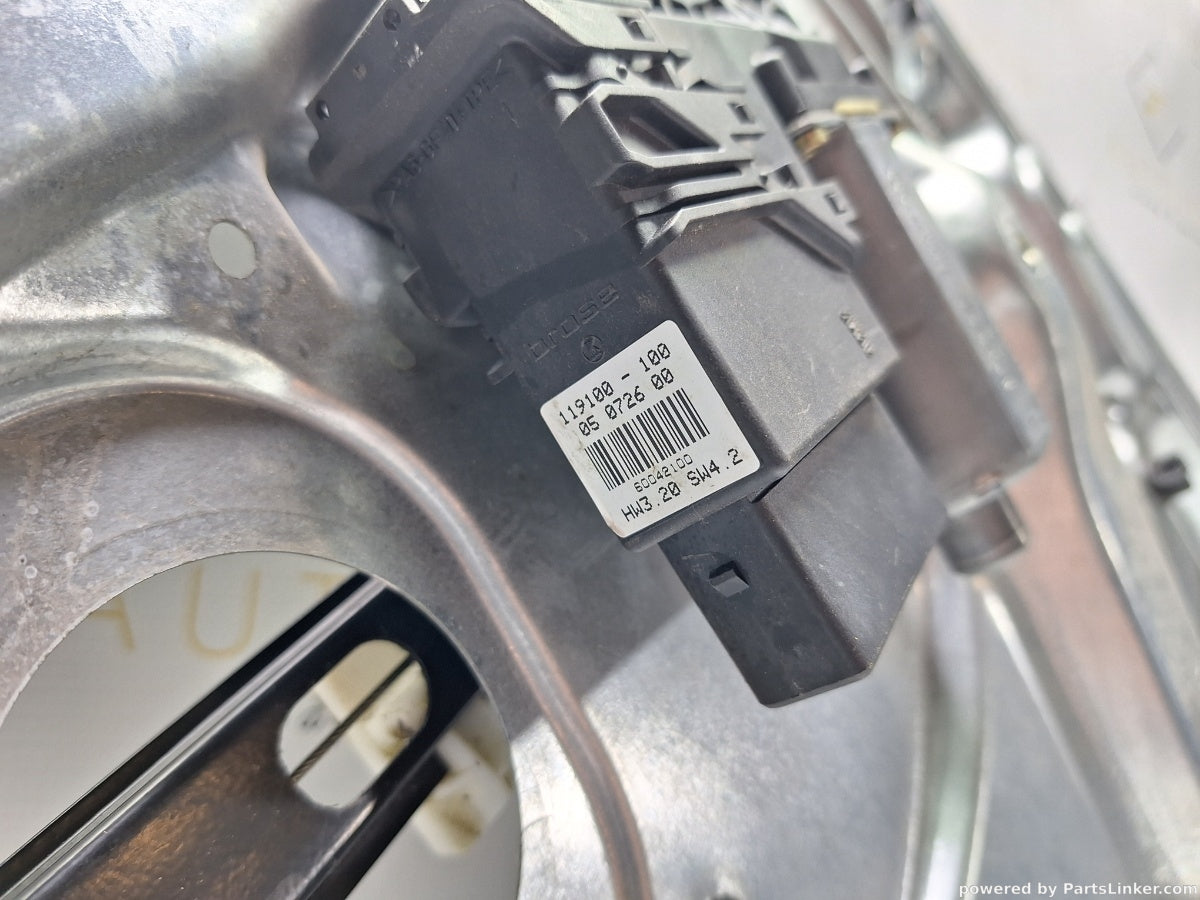 Macara geam dreapta spate VOLKSWAGEN PASSAT (3B2) [ 1996 - 2001 ] 1.6 (ADP, AHL, ANA, ARM) 74KW|101HP 119100-100 3B5839752A