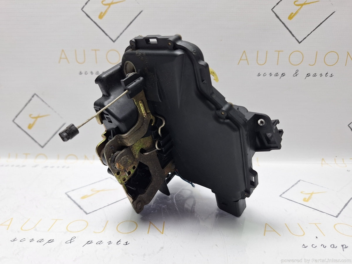 Broasca usa dreapta fata VOLKSWAGEN PASSAT (3B2) [ 1996 - 2001 ] 1.6 (ADP, AHL, ANA, ARM) 74KW|101HP 6X1837014H