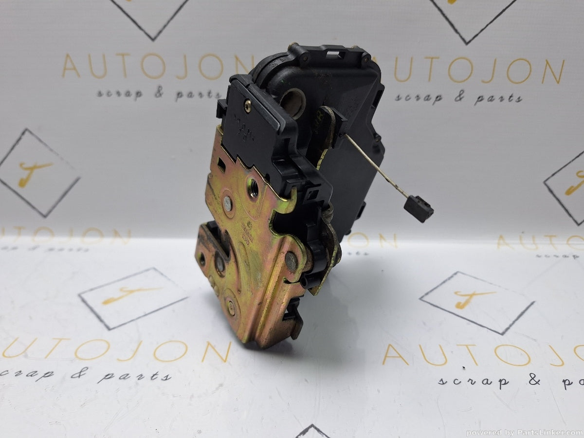 Broasca usa dreapta fata VOLKSWAGEN PASSAT (3B2) [ 1996 - 2001 ] 1.6 (ADP, AHL, ANA, ARM) 74KW|101HP 6X1837014H
