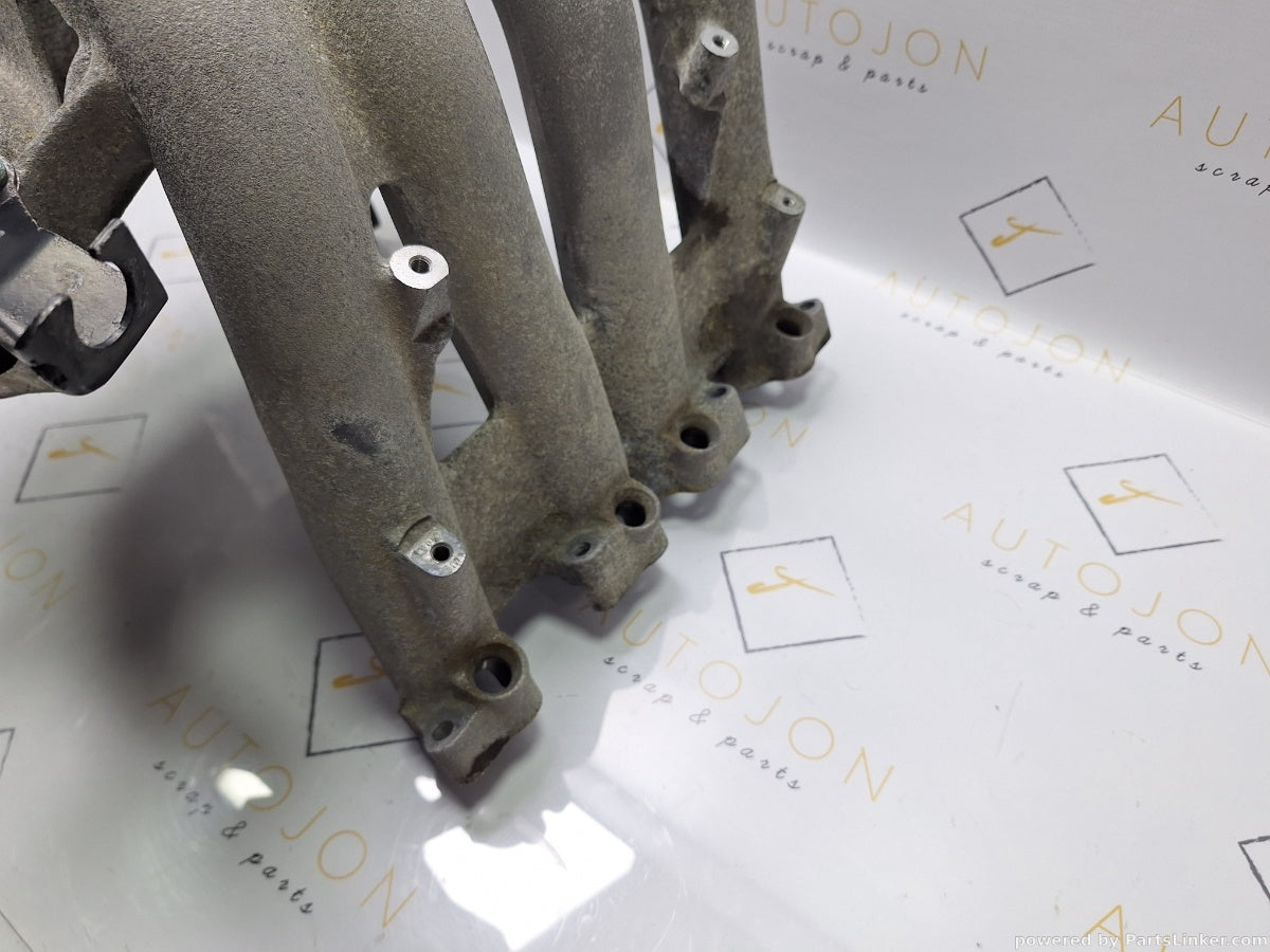 Galerie de admisie VOLKSWAGEN PASSAT (3B2) [ 1996 - 2001 ] 1.6 (ADP, AHL, ANA, ARM) 74KW|101HP 050133223D