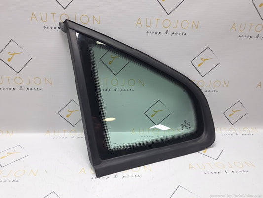 Geam fix lateral stanga spate VOLKSWAGEN PASSAT (3B2) [ 1996 - 2001 ] 1.6 (ADP, AHL, ANA, ARM) 74KW|101HP 3B5845297B