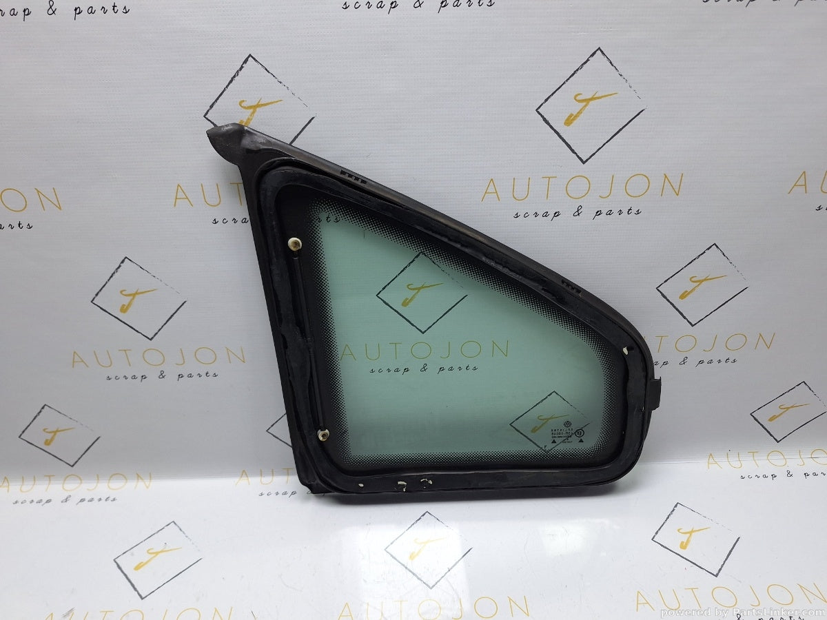 Geam fix lateral dreapta spate VOLKSWAGEN PASSAT (3B2) [ 1996 - 2001 ] 1.6 (ADP, AHL, ANA, ARM) 74KW|101HP 3B5845298J