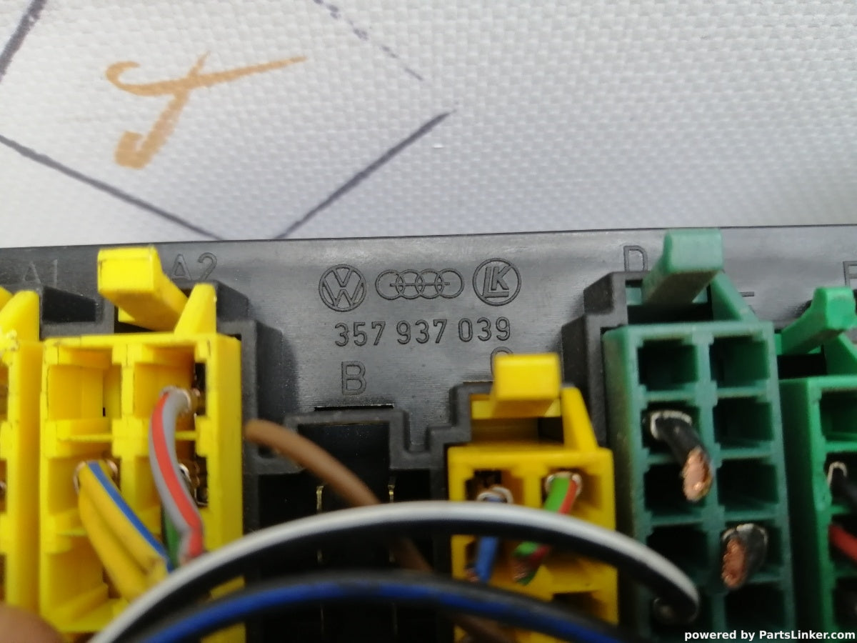 Panou sigurante  VOLKSWAGEN GOLF III (1H1) [ 1991 - 1998 ] 1.6 (ABU, AEA, AEE) 55KW|75HP 357937039