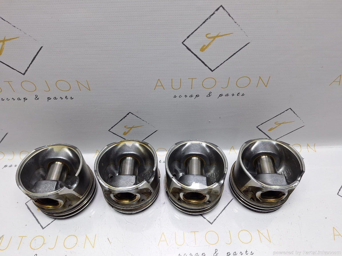 Set pistoane 1.9 TDI VOLKSWAGEN CADDY III   [ 2004 - 2009 ]   MAHLE 79L69M091