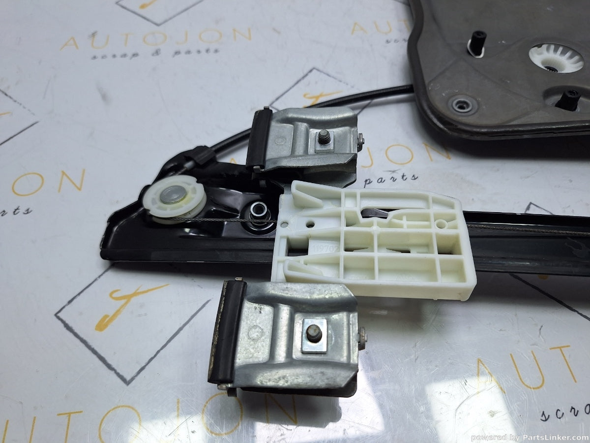 Macara geam dreapta fata SKODA ROOMSTER (5J) [ 2006 - 2015 ] TDI (CAYC) 77KW|105HP 5J7837462