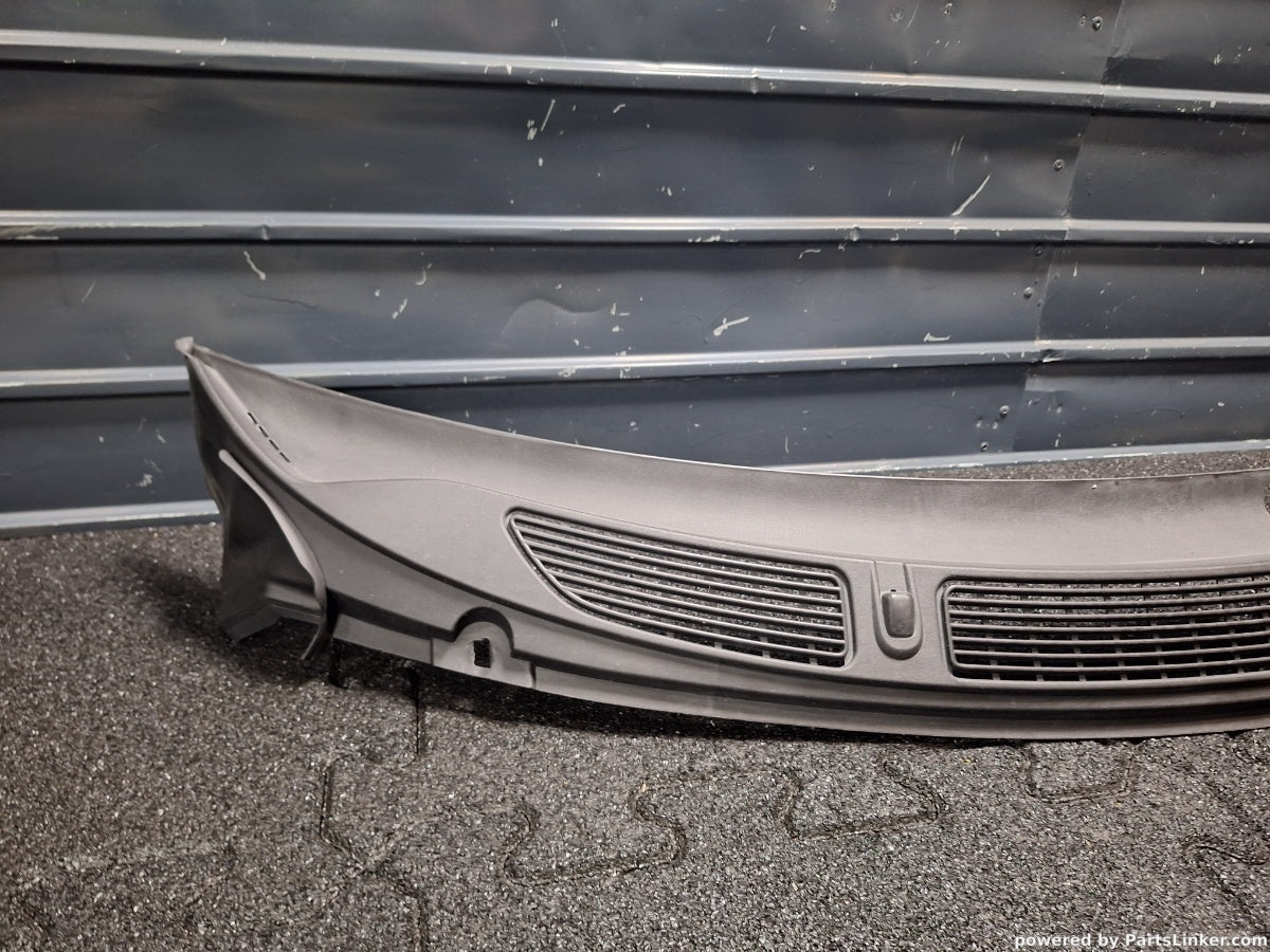 Grila stergatoare SKODA ROOMSTER (5J) [ 2006 - 2015 ] TDI (CAYC) 77KW|105HP 5J1819403A