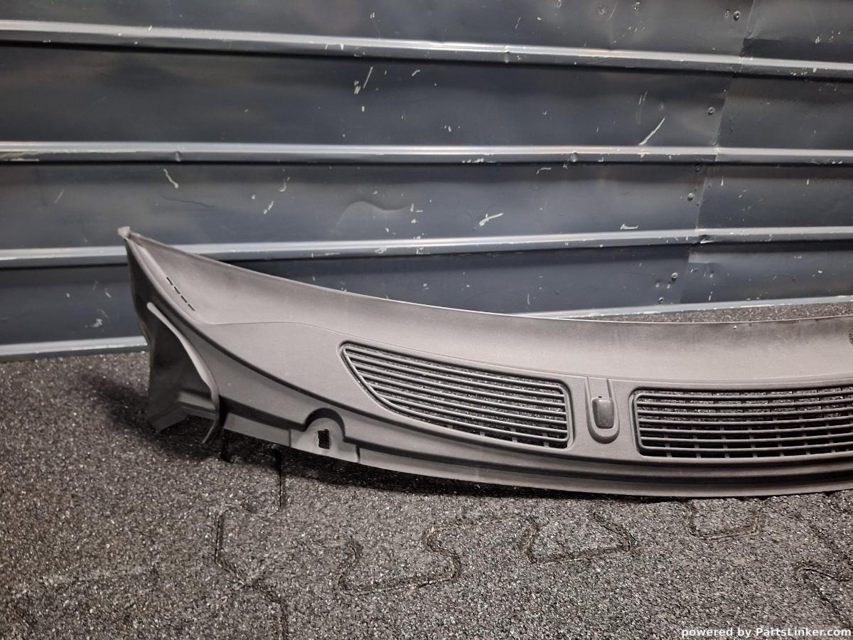 Grila stergatoare SKODA ROOMSTER (5J) [ 2006 - 2015 ] TDI (CAYC) 77KW|105HP OEM 5J1819403A