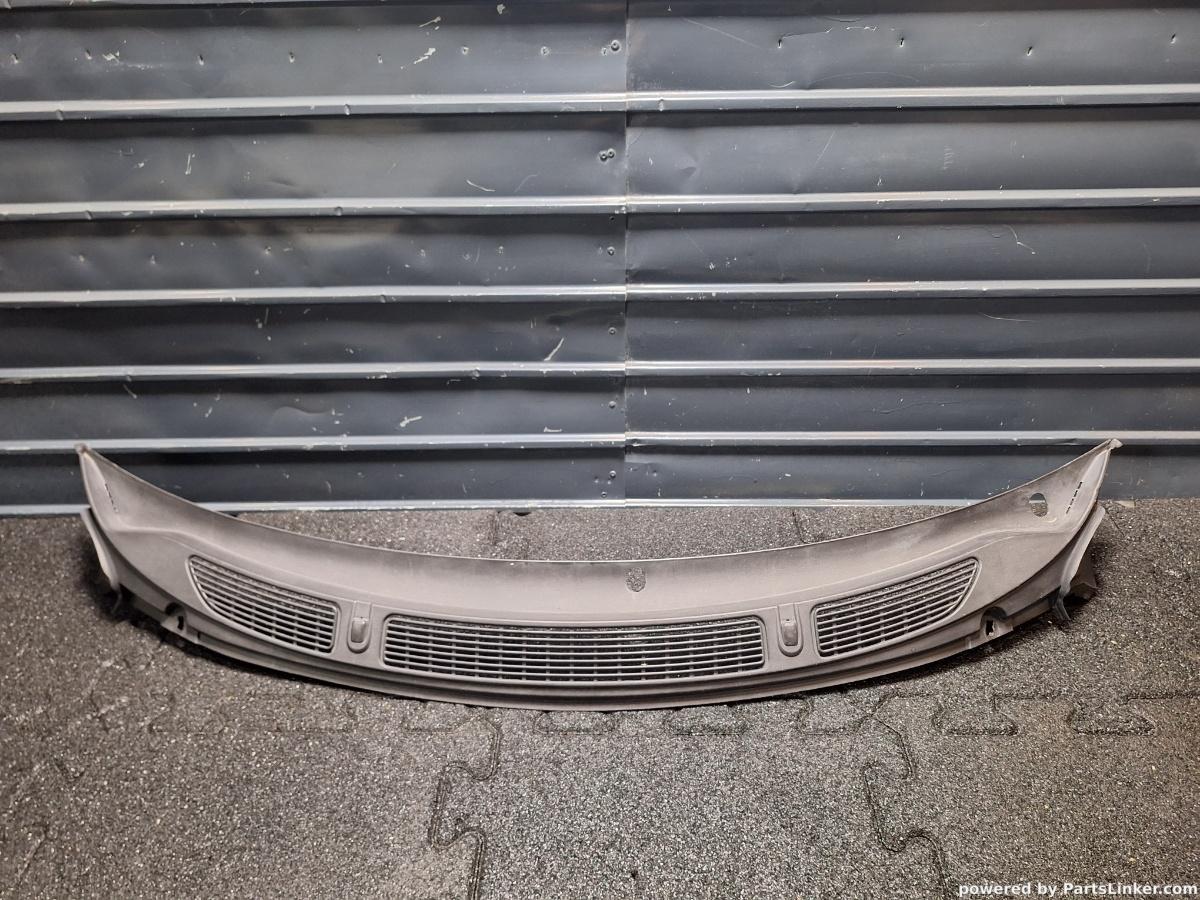 Grila stergatoare SKODA ROOMSTER (5J) [ 2006 - 2015 ] TDI (CAYC) 77KW|105HP OEM 5J1819403A