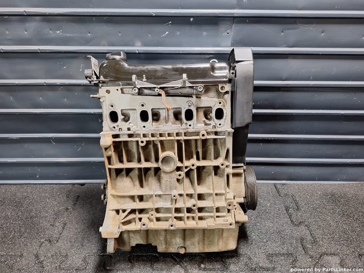 Motor complet fara anexe SKODA OCTAVIA (1U2) [ 1996 - 2010 ] 1.6 (AEH, AKL) 74KW|101HP 06A100032J