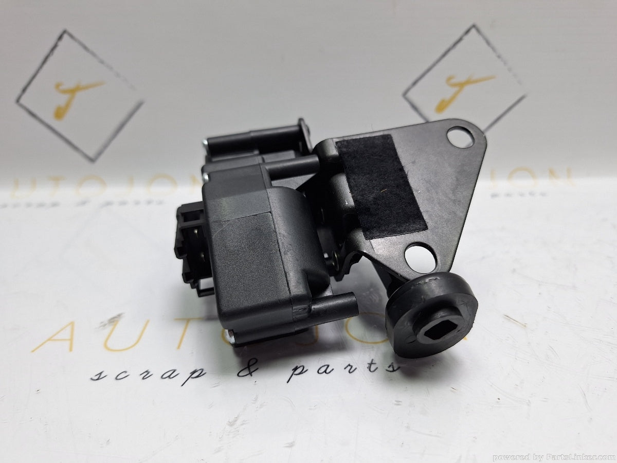 Motoras deschidere geam lateral stanga spate SEAT ALHAMBRA (7V8, 7V9) [ 1996 - 2010 ] TDI (ASZ) 96KW|131HP 7M0847079