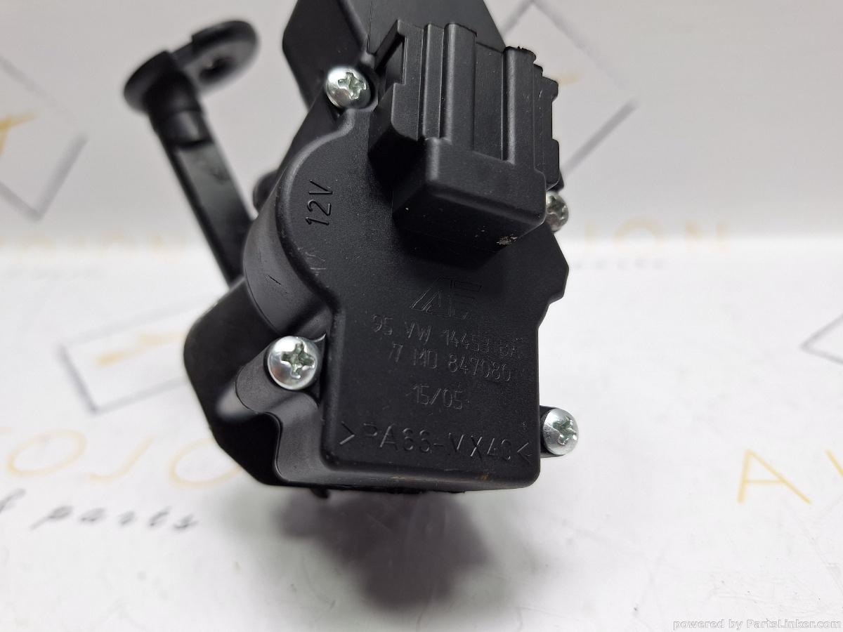 Motoras deschidere geam lateral dreapta spate SEAT ALHAMBRA (7V8, 7V9) [ 1996 - 2010 ] TDI (ASZ) 96KW|131HP OEM 7M0847080