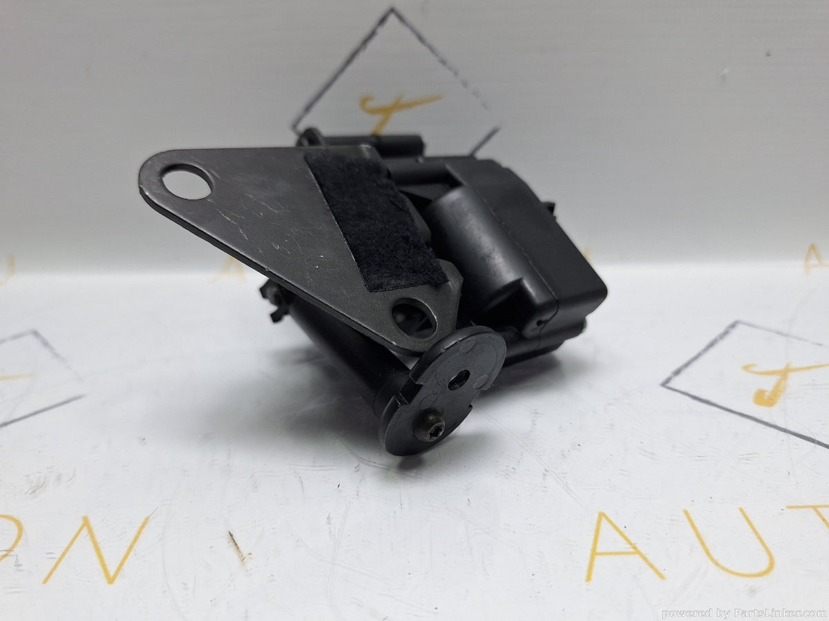 Motoras deschidere geam lateral dreapta spate SEAT ALHAMBRA (7V8, 7V9) [ 1996 - 2010 ] TDI (ASZ) 96KW|131HP 7M0847080