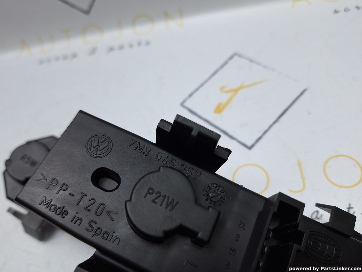 Soclu stop stanga spate SEAT ALHAMBRA (7V8, 7V9) [ 1996 - 2010 ] TDI (ASZ) 96KW|131HP 7M3945257