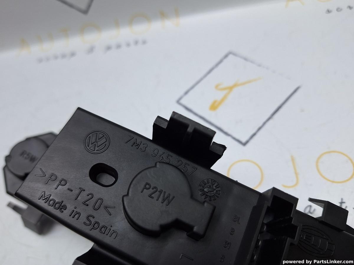 Soclu stop stanga spate SEAT ALHAMBRA (7V8, 7V9) [ 1996 - 2010 ] TDI (ASZ) 96KW|131HP OEM 7M3945257
