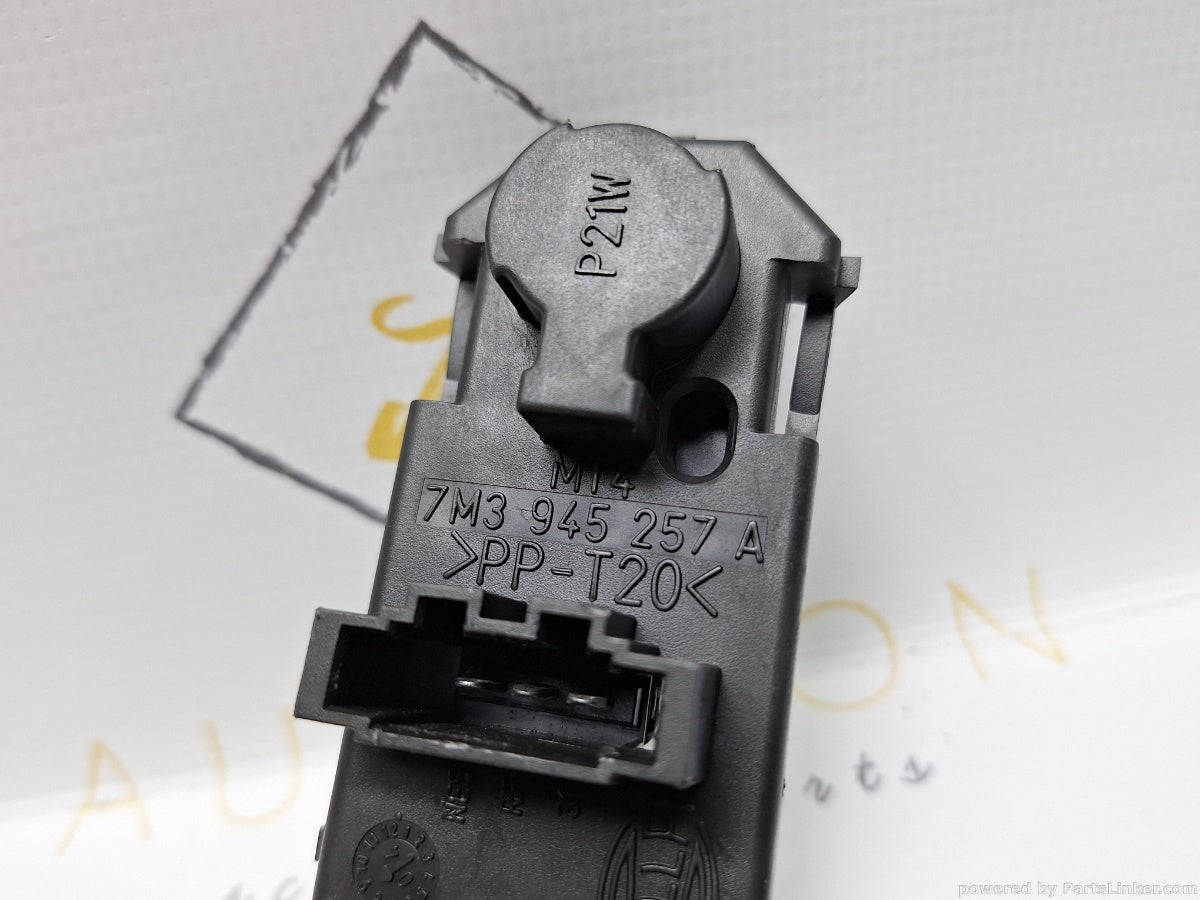 Soclu stop haion SEAT ALHAMBRA (7V8, 7V9) [ 1996 - 2010 ] TDI (ASZ) 96KW|131HP 7M3945257A