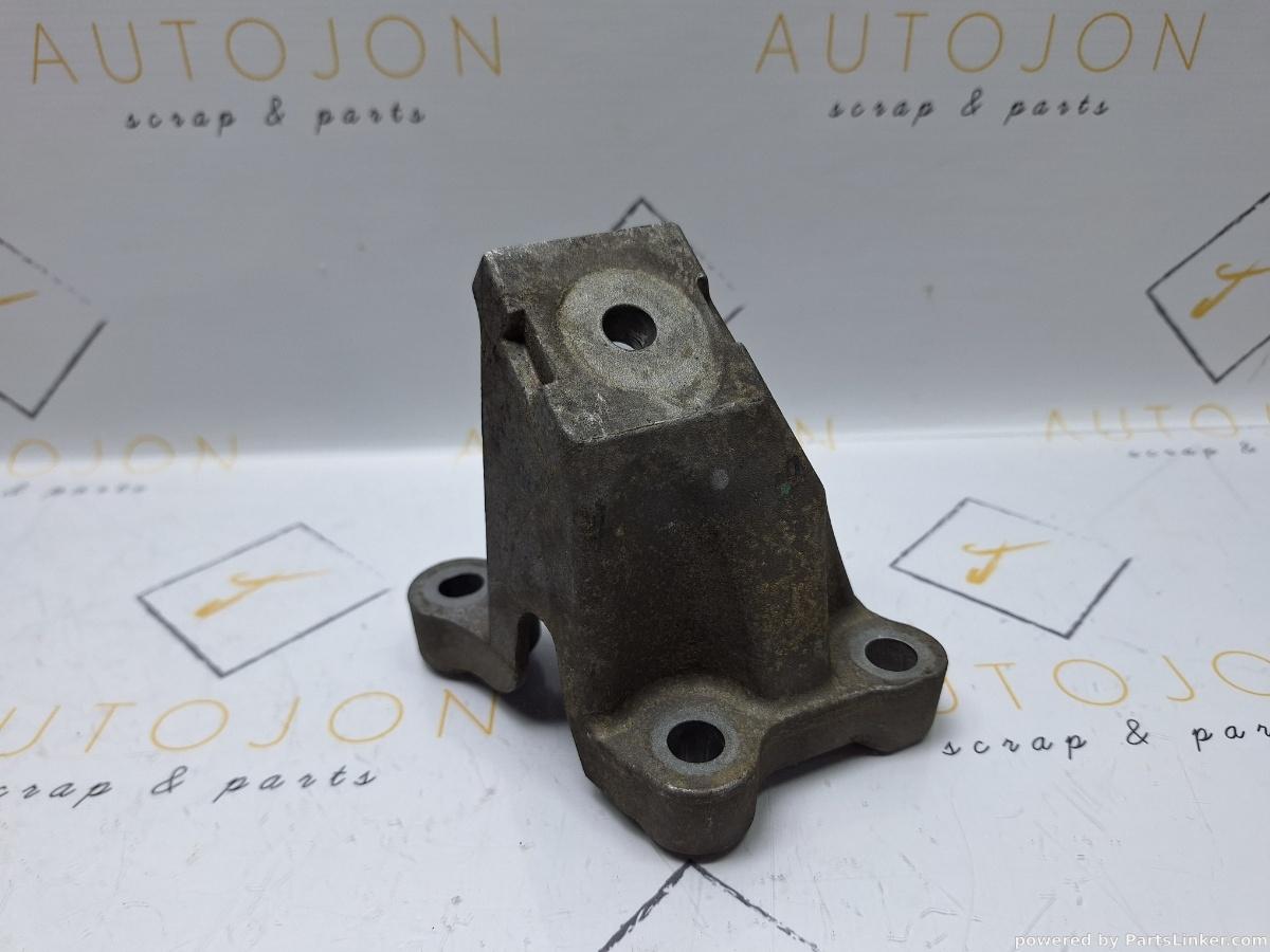 Suport motor AUDI A6/S6 III Saloon (4F2, C6) [ 2004 - 2011 ] TDI quattro (BMK) 165KW|225HP OEM 4F0199307L